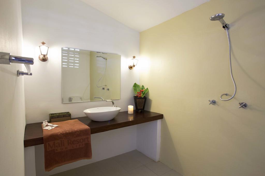 Mali Resort Pattaya Beach Koh Lipe Exterior photo